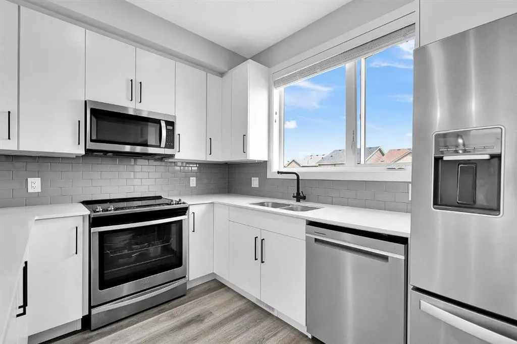 16 Evanscrest Park NW #512