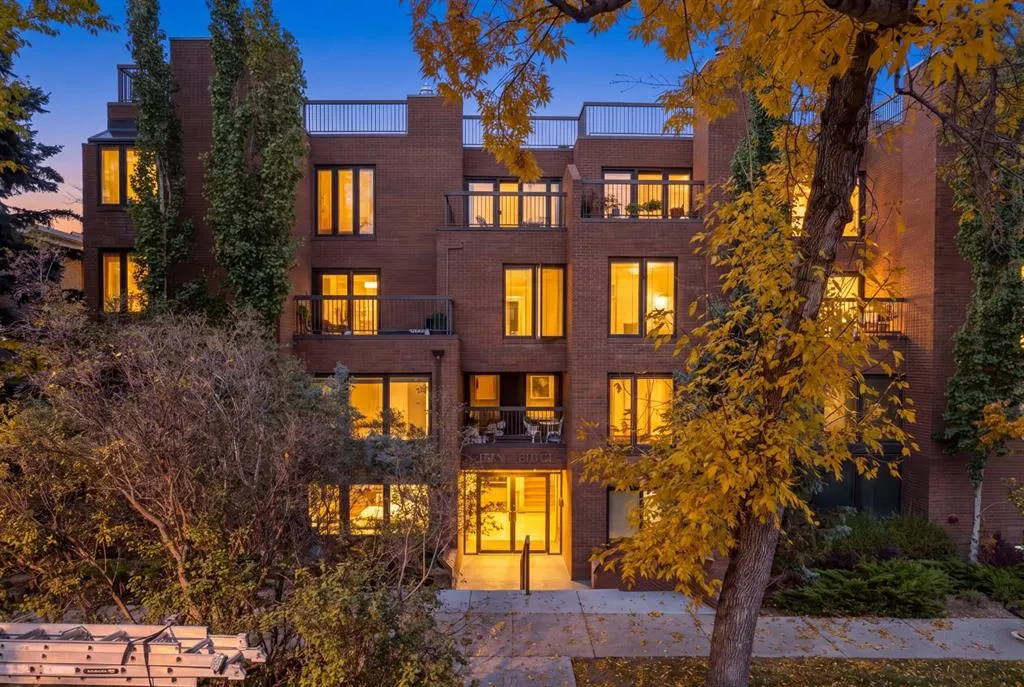 350 4 Avenue NE #102