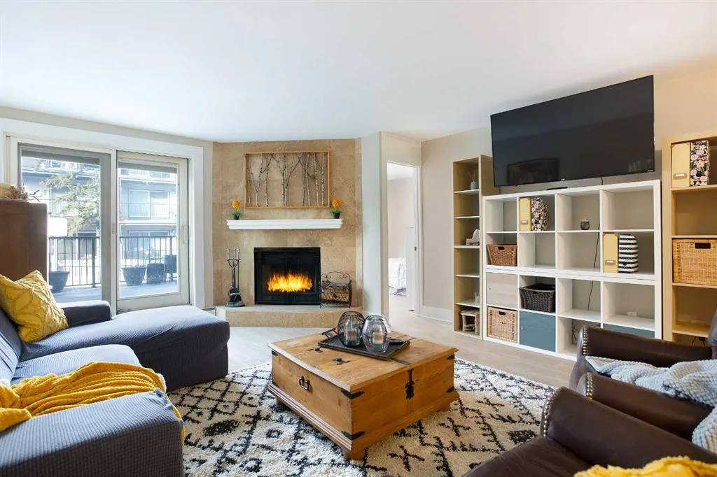 350 4 Avenue NE #102