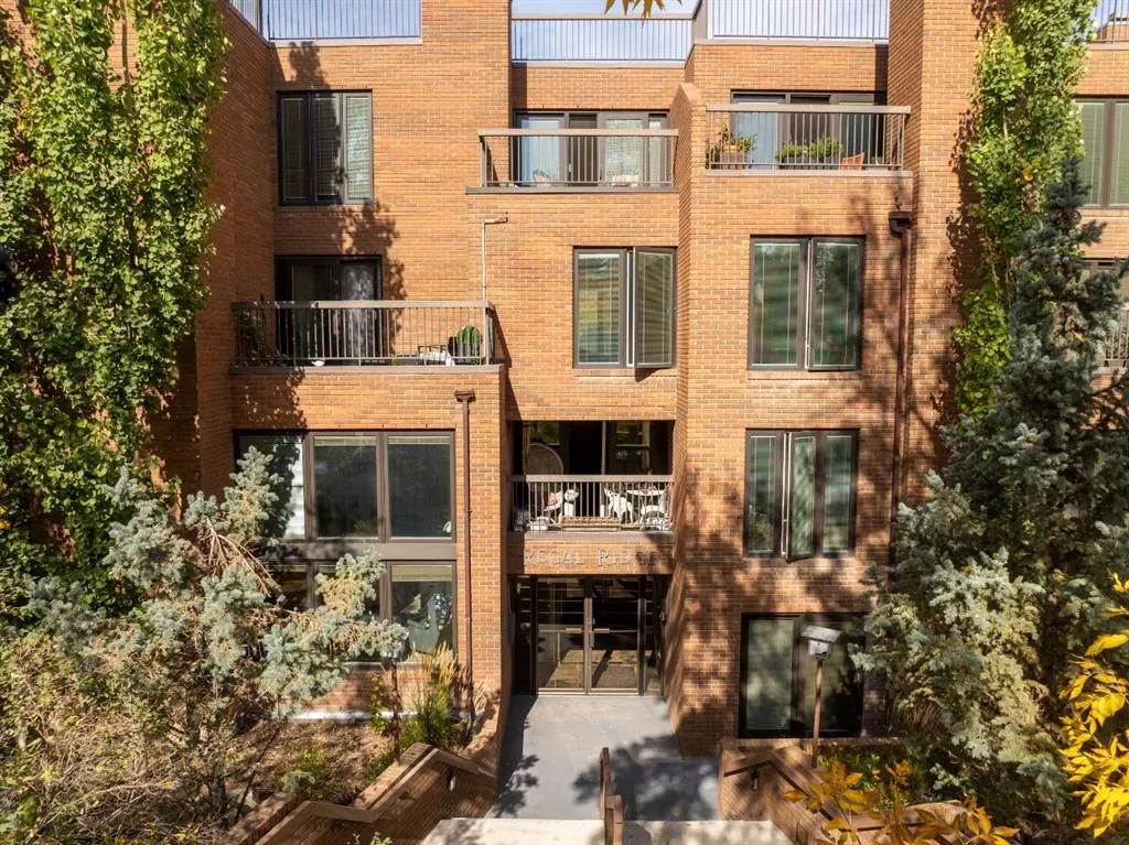 350 4 Avenue NE #102