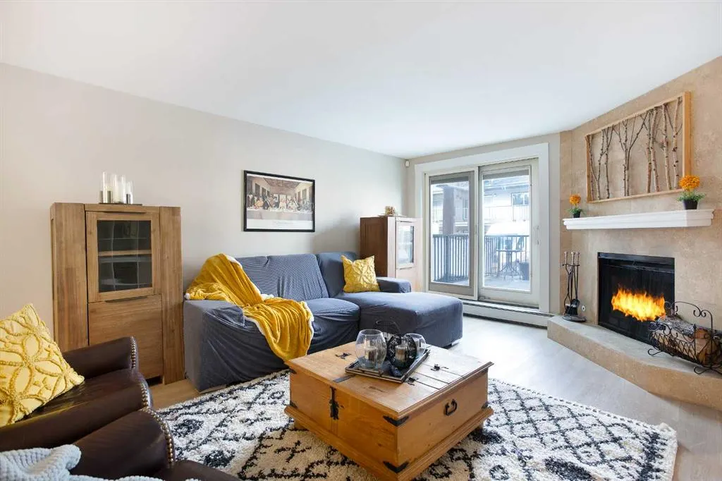 350 4 Avenue NE #102