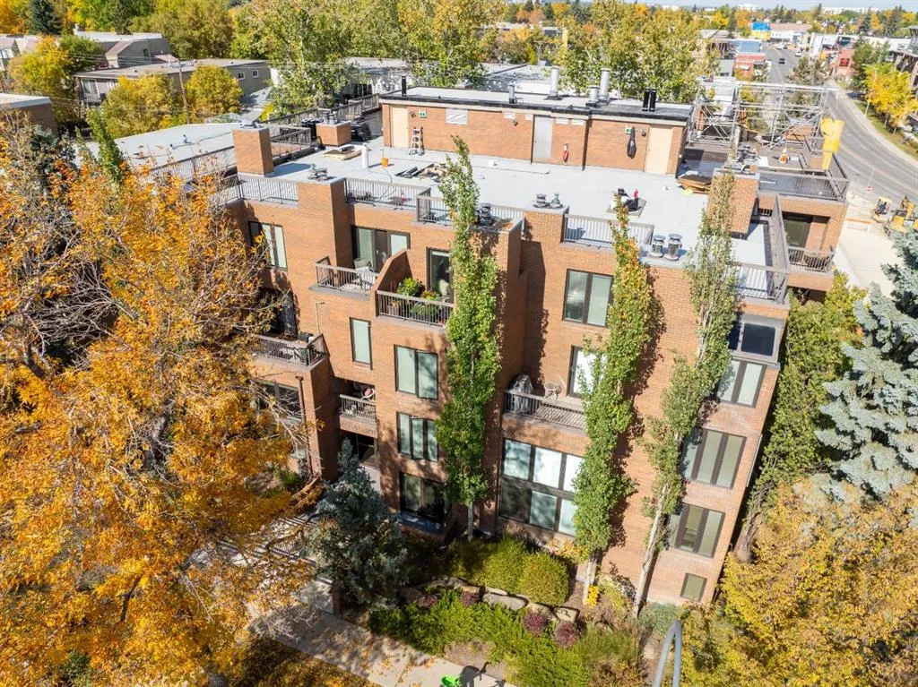 350 4 Avenue NE #102
