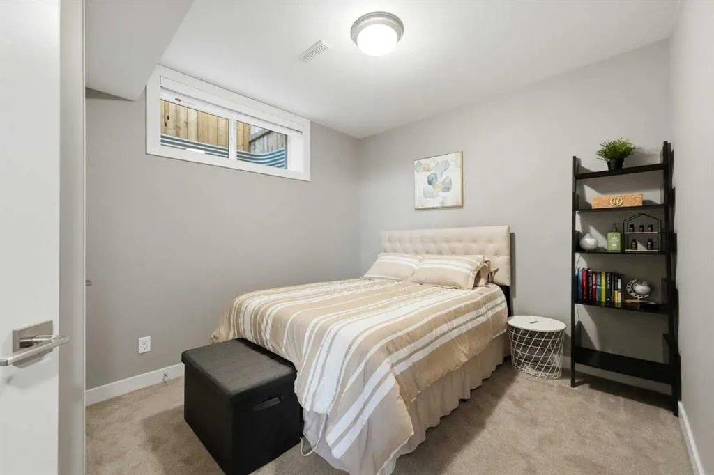 59 Village Crescent