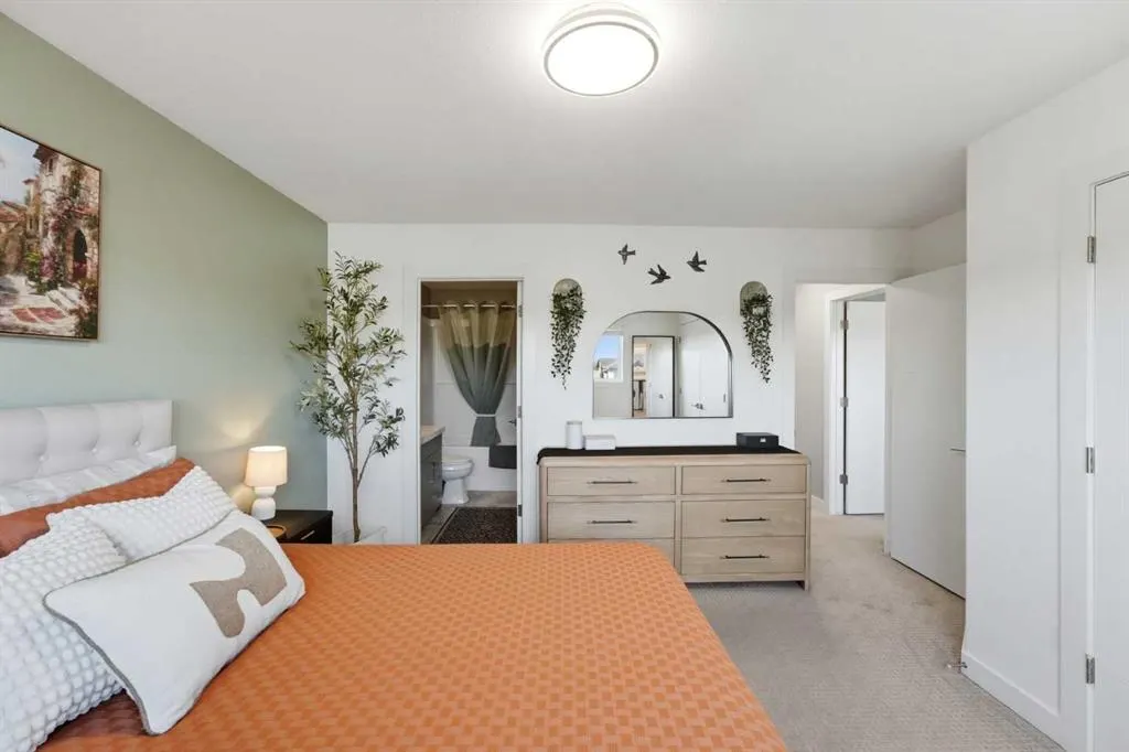 59 Village Crescent
