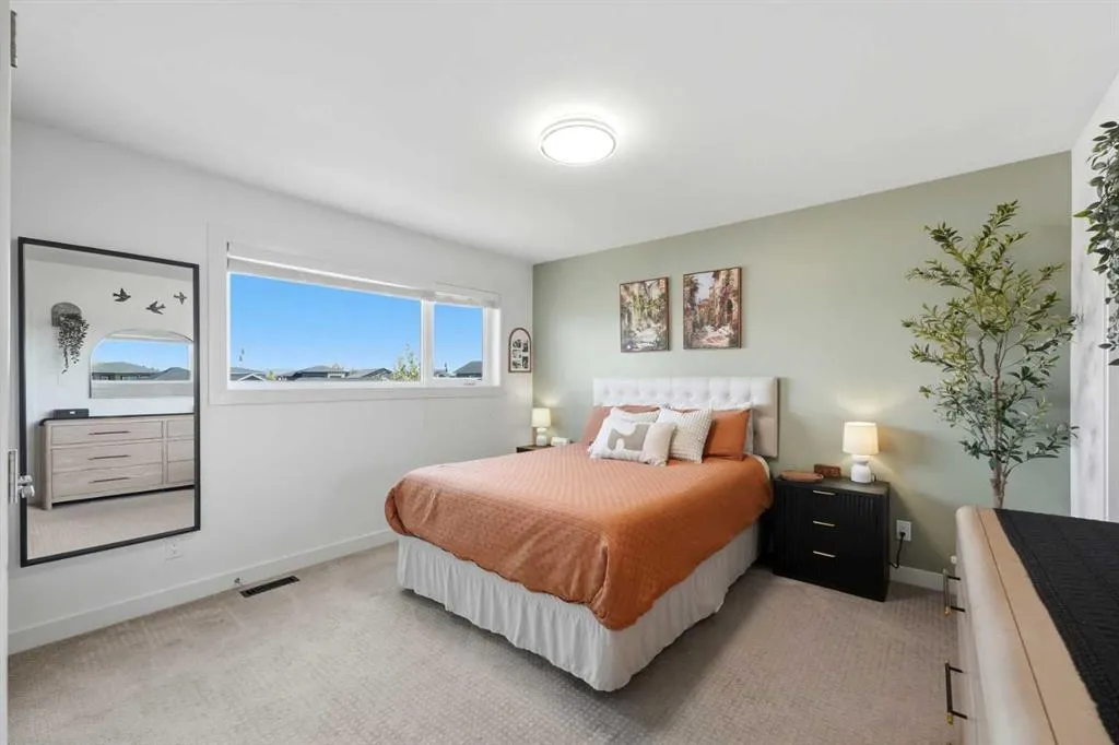 59 Village Crescent