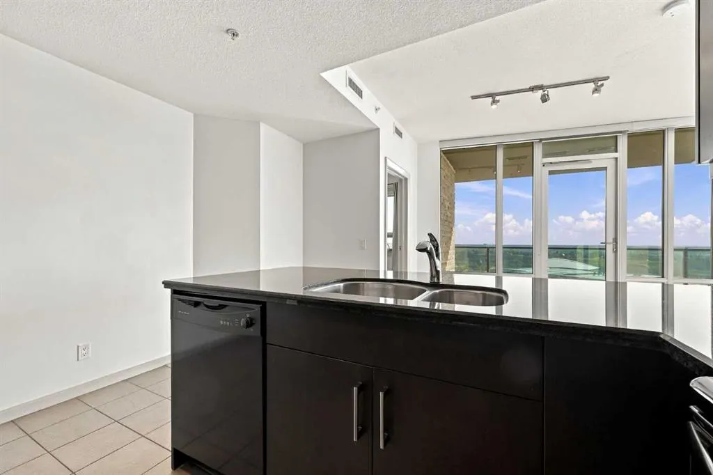 210 15 Avenue SE #2106