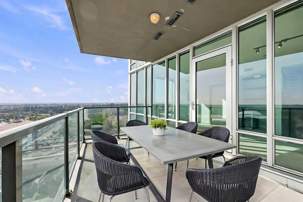 210 15 Avenue SE #2106