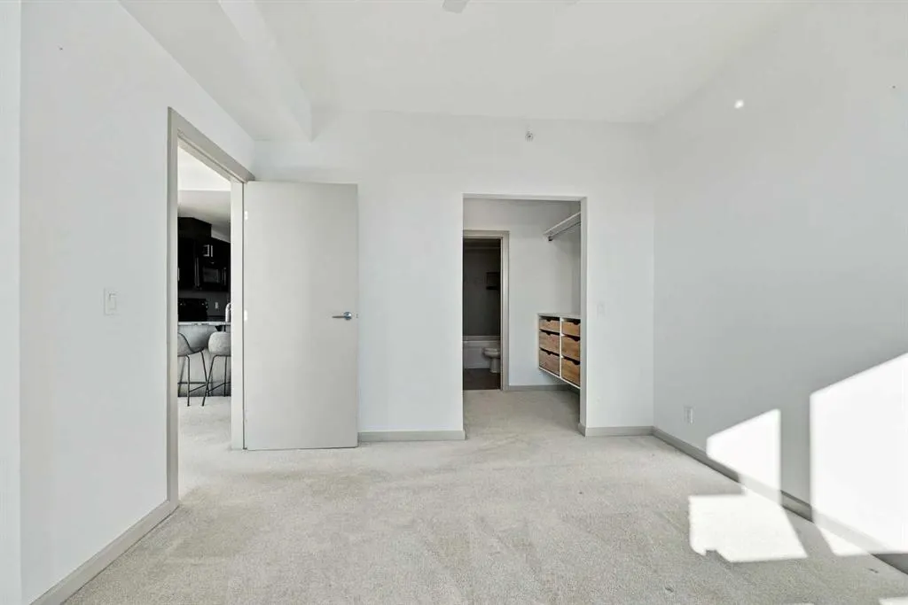 210 15 Avenue SE #2106