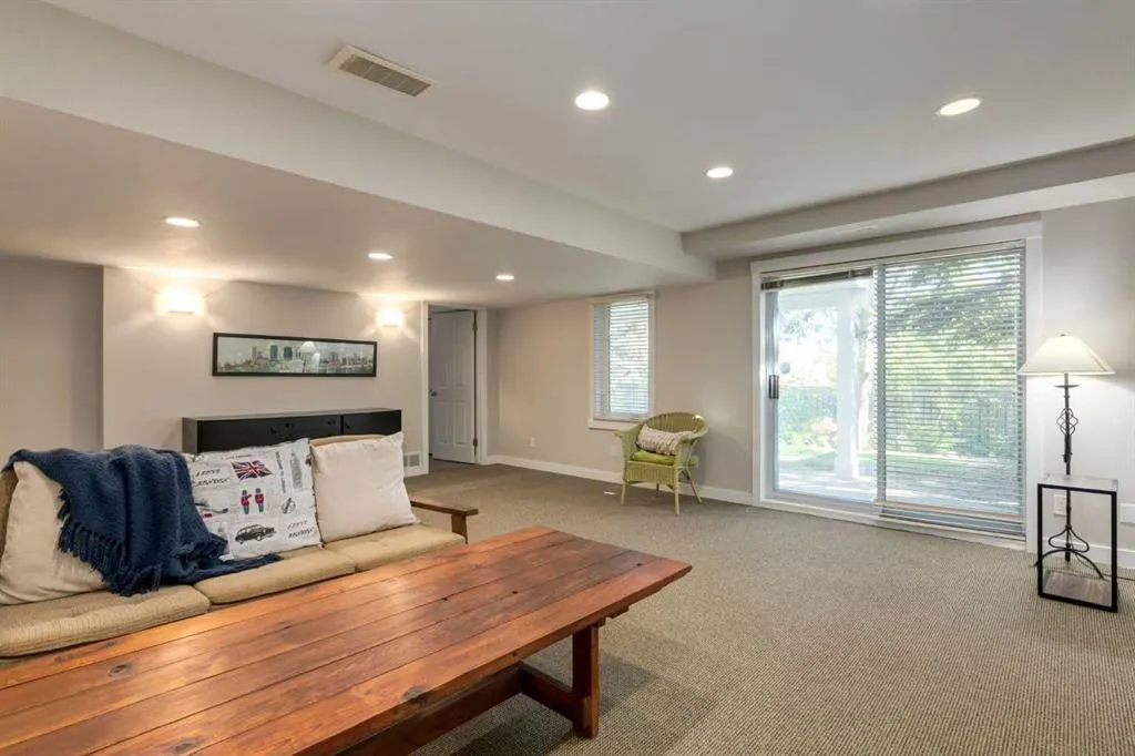 28 Patterson Rise SW