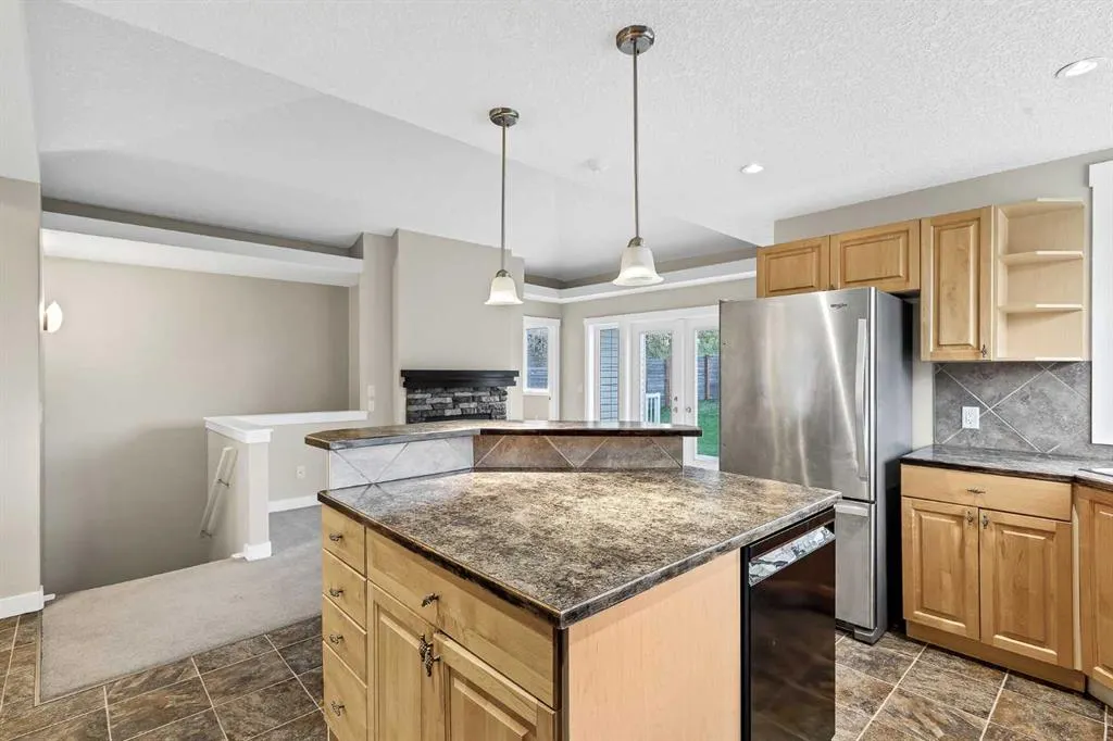 115 Strathmore Lakes Common