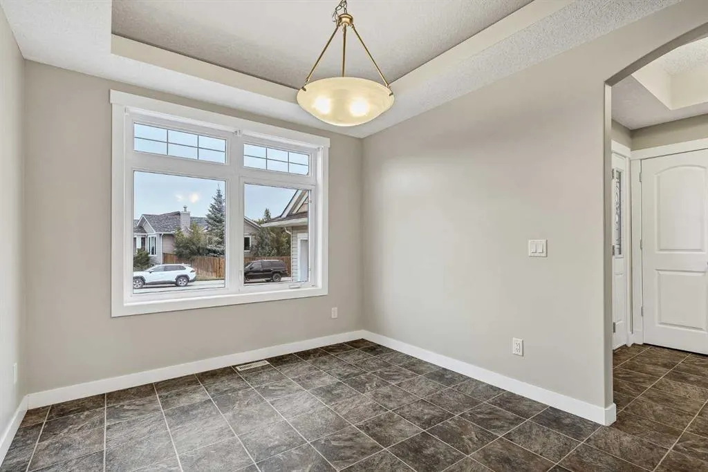 115 Strathmore Lakes Common