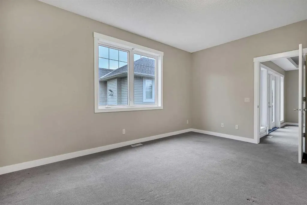 115 Strathmore Lakes Common