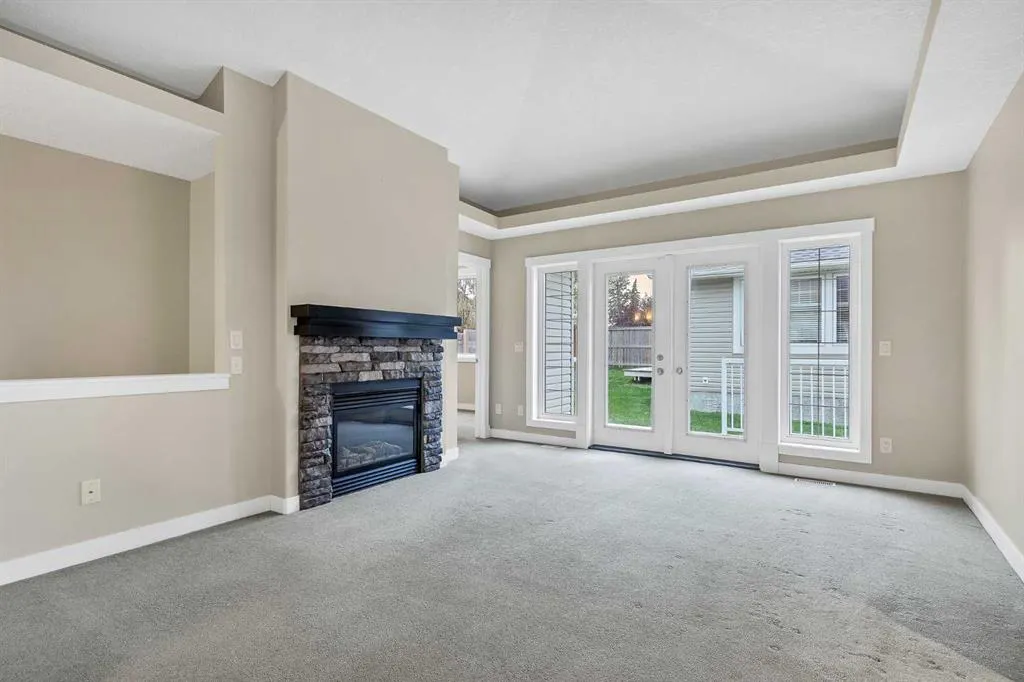 115 Strathmore Lakes Common