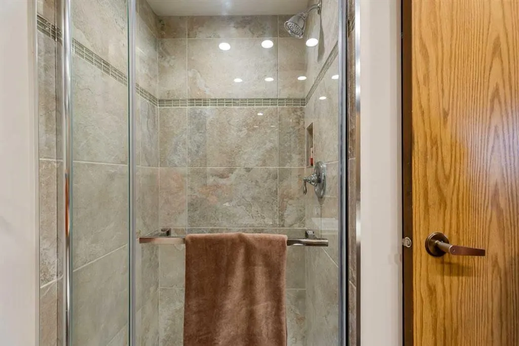4 Glamis Gardens SW