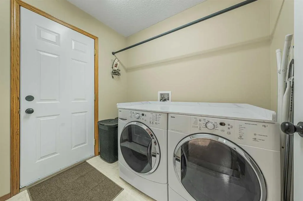 10 Eagleview Heights