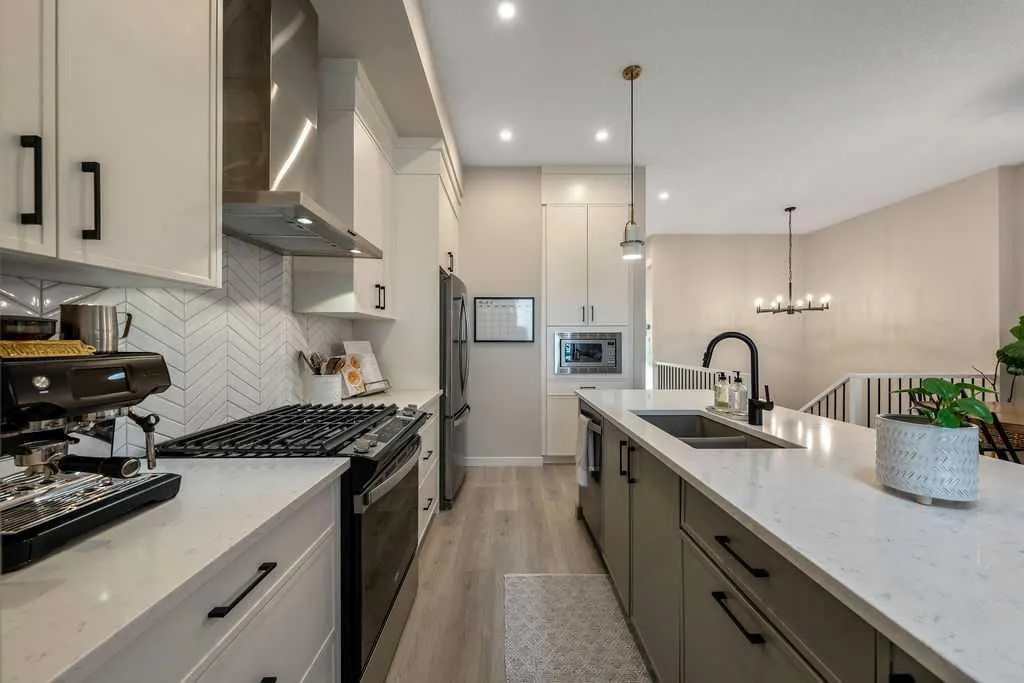 655 Marine Drive SE