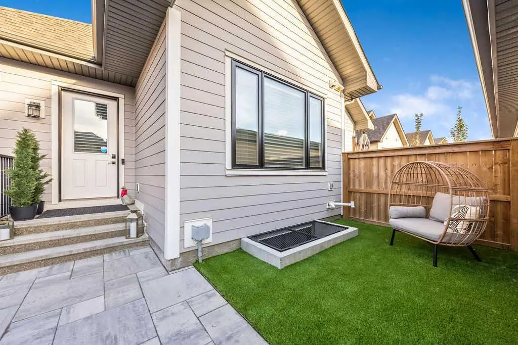 655 Marine Drive SE