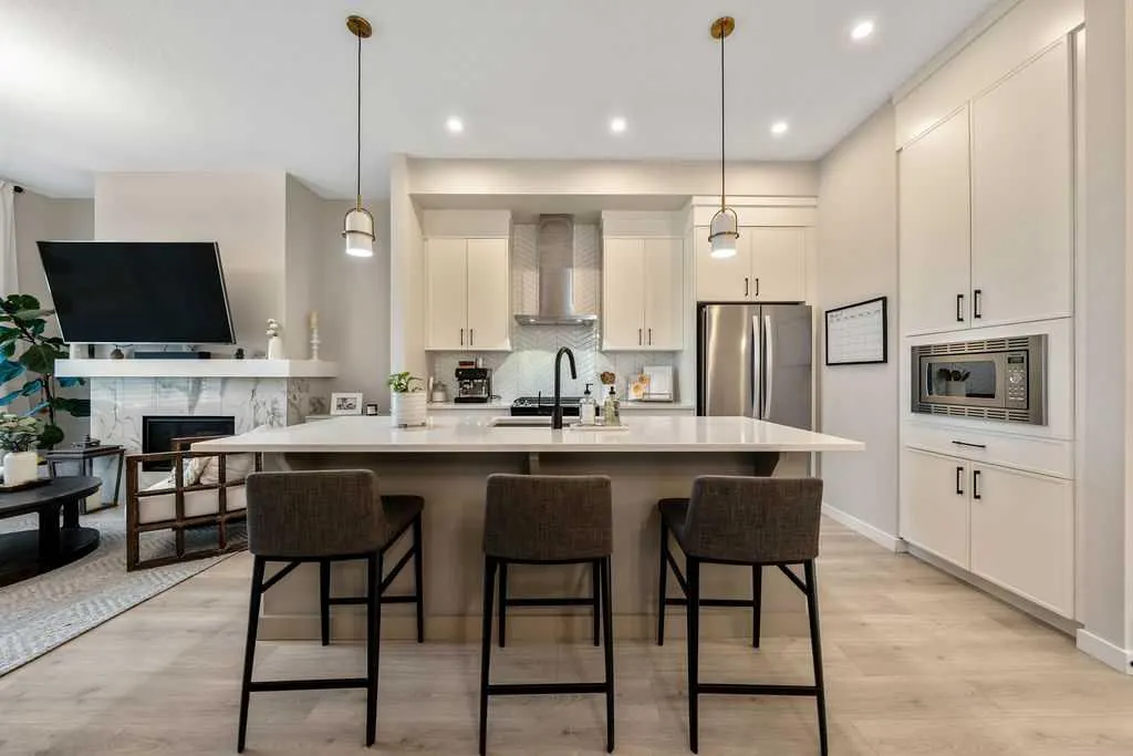 655 Marine Drive SE