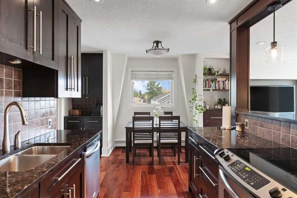 312 Cedar Crescent SW #301