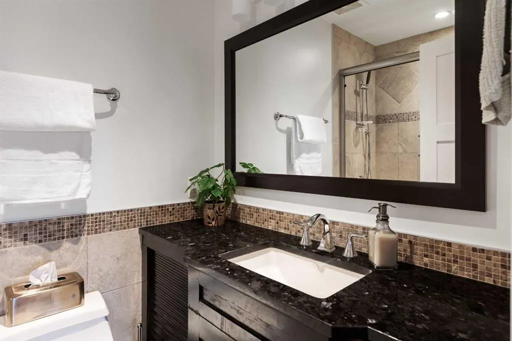 312 Cedar Crescent SW #301