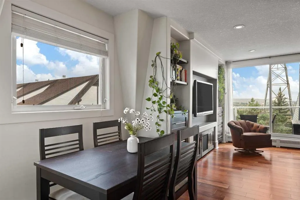 312 Cedar Crescent SW #301