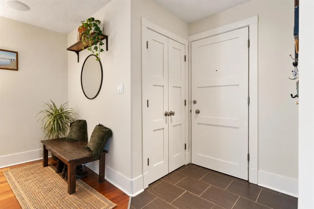312 Cedar Crescent SW #301