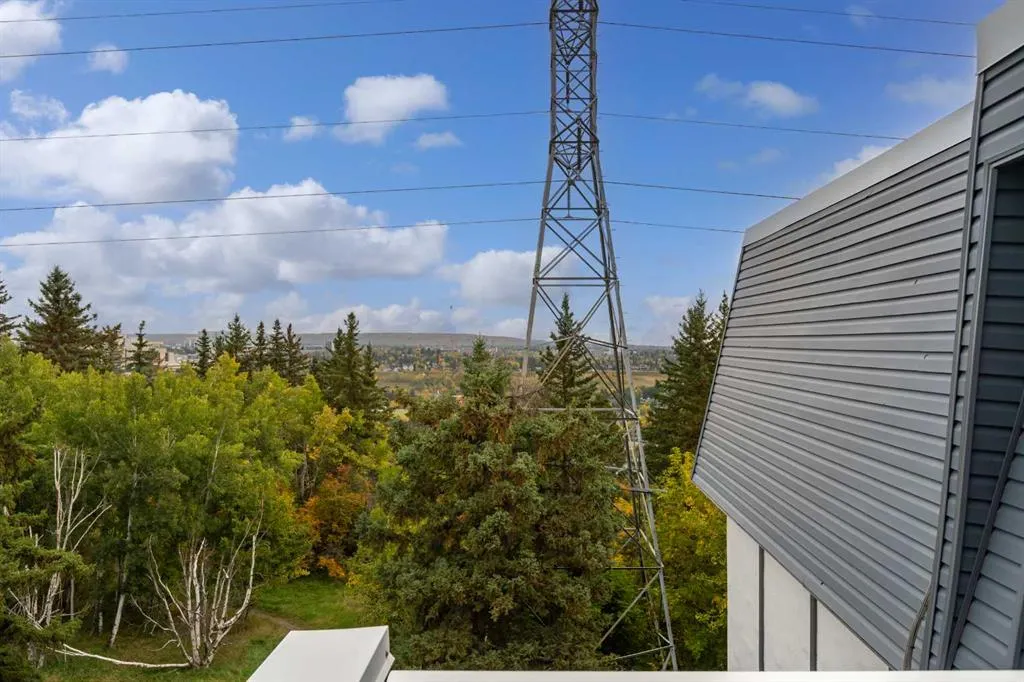 312 Cedar Crescent SW #301