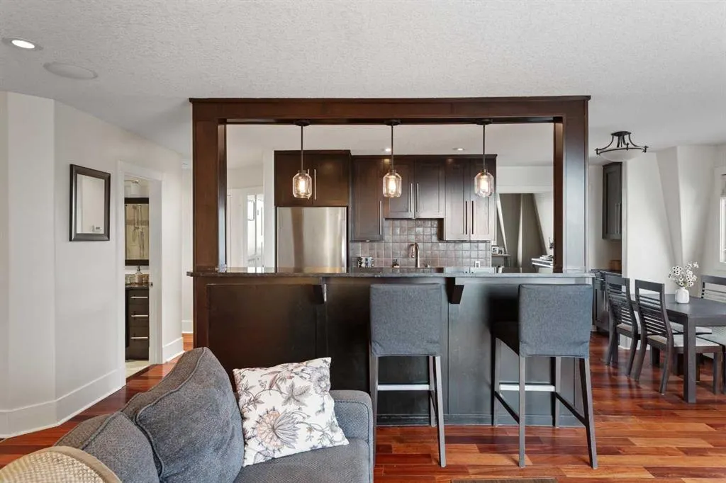 312 Cedar Crescent SW #301