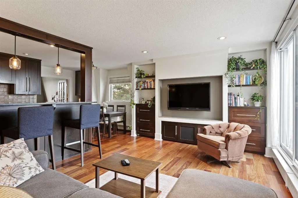 312 Cedar Crescent SW #301