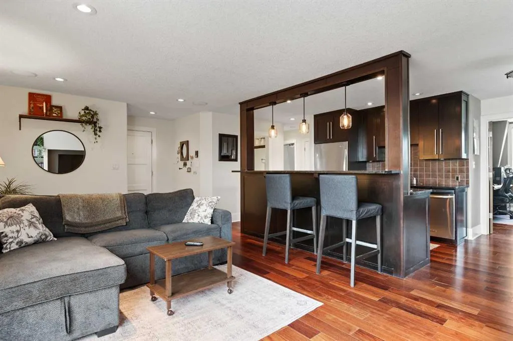312 Cedar Crescent SW #301