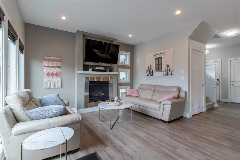 1284 Keystone Road W