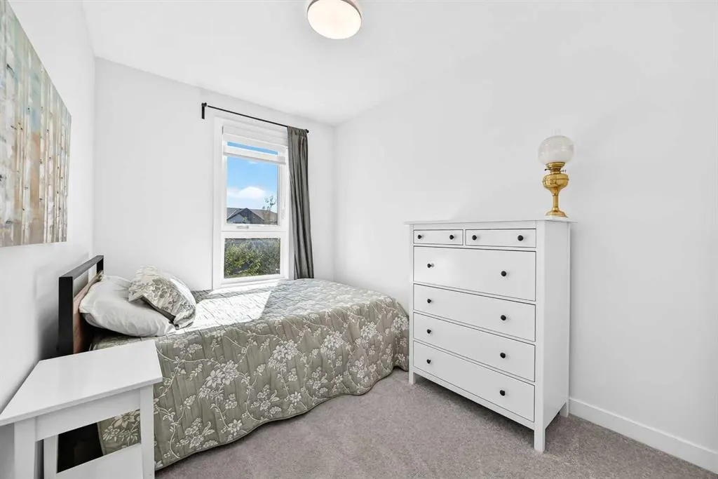 35 Silverton Glen Green SW