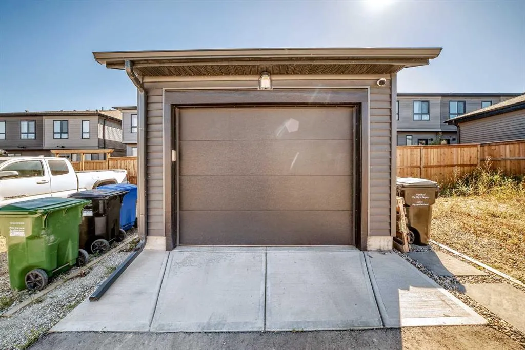 35 Silverton Glen Green SW