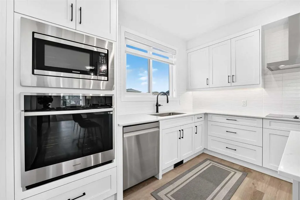 35 Silverton Glen Green SW
