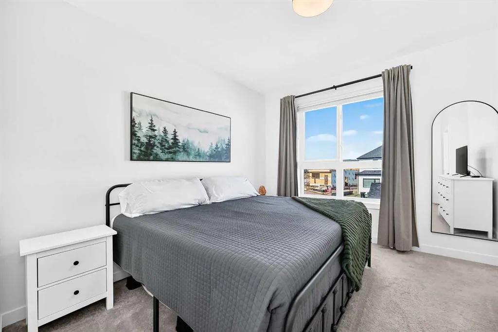 35 Silverton Glen Green SW