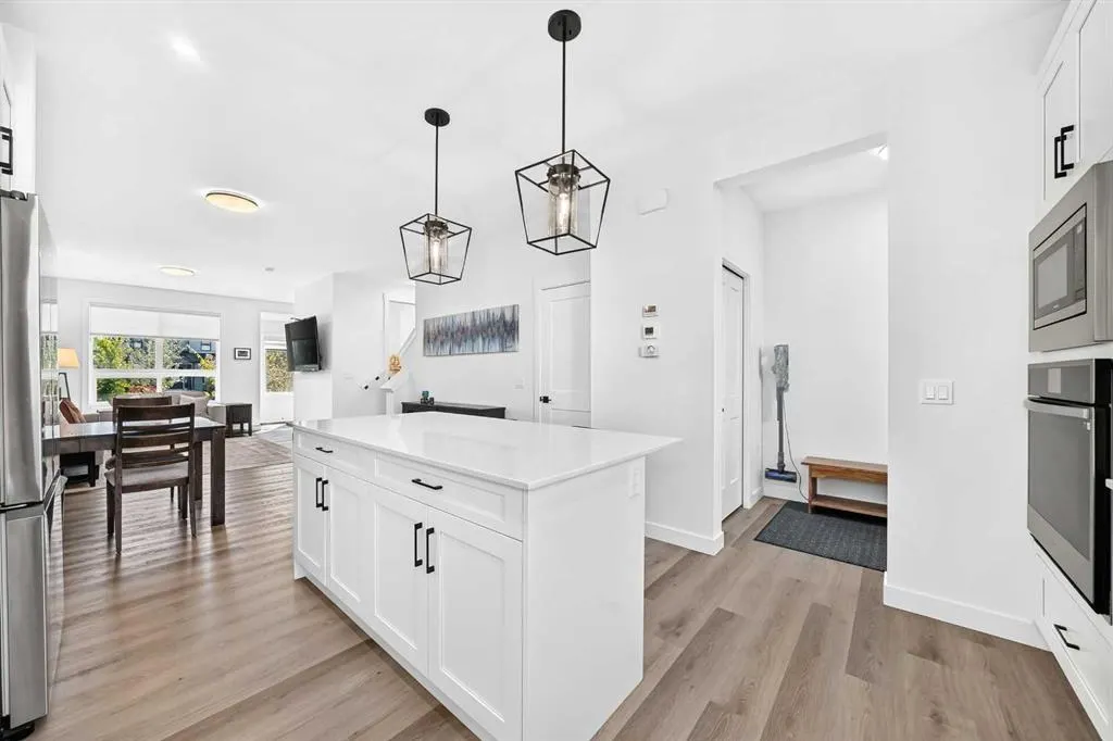 35 Silverton Glen Green SW
