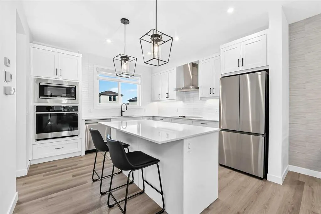 35 Silverton Glen Green SW