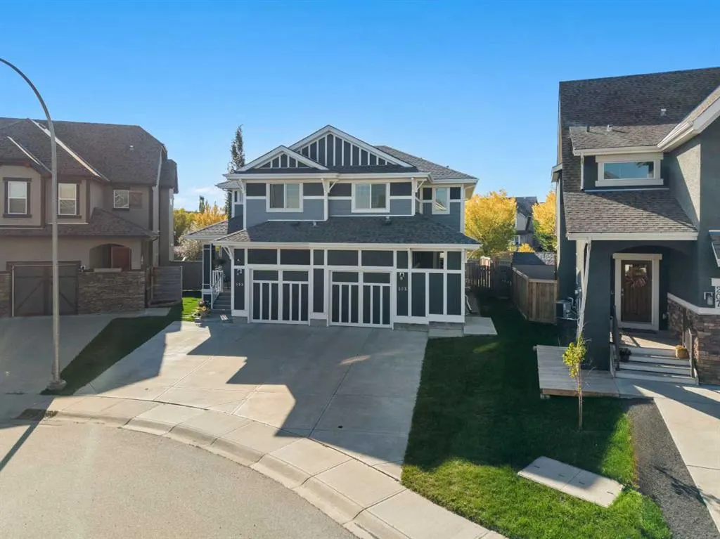 203 Mahogany Grove SE