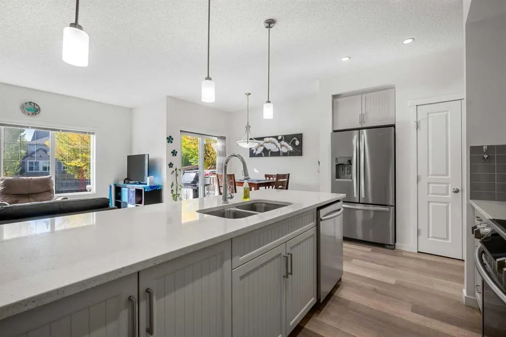 203 Mahogany Grove SE