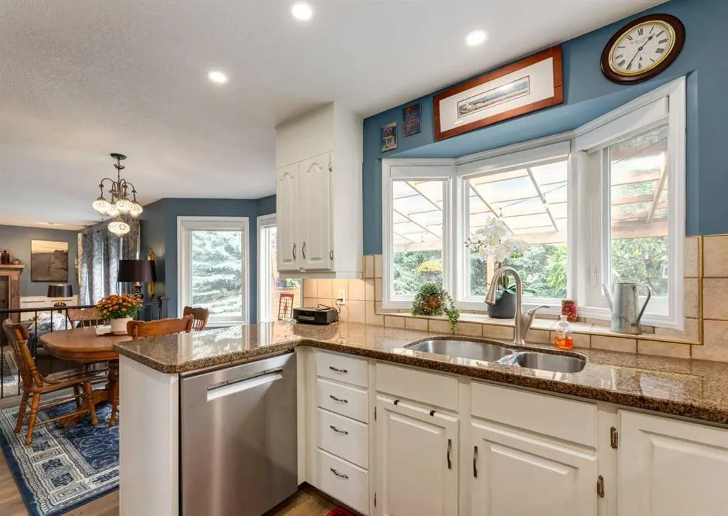 492 Silvergrove Gardens NW
