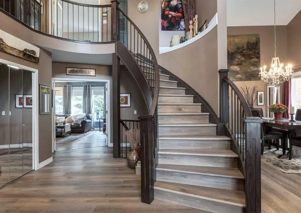 492 Silvergrove Gardens NW