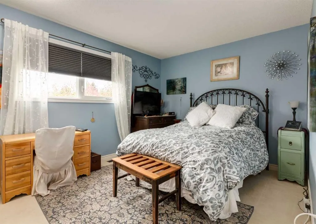 492 Silvergrove Gardens NW