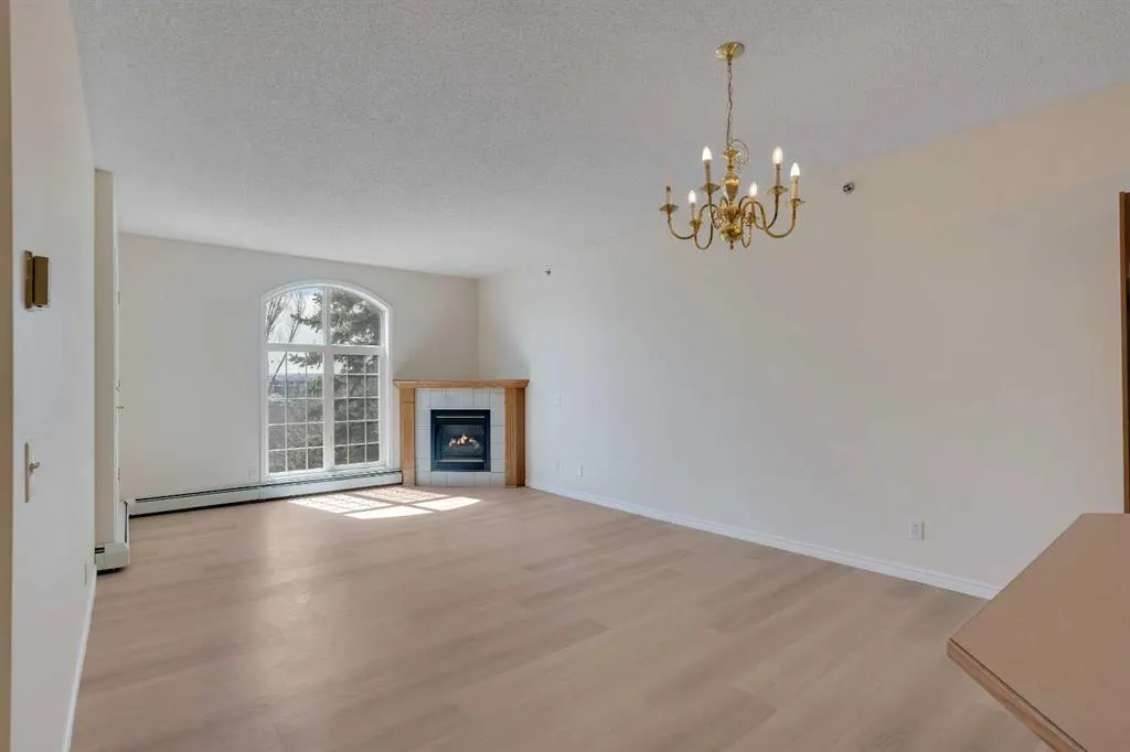 4835 Dalhousie Drive NW #203