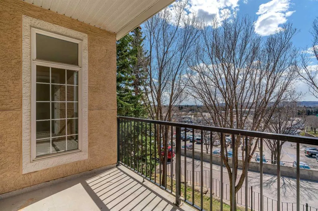 4835 Dalhousie Drive NW #203