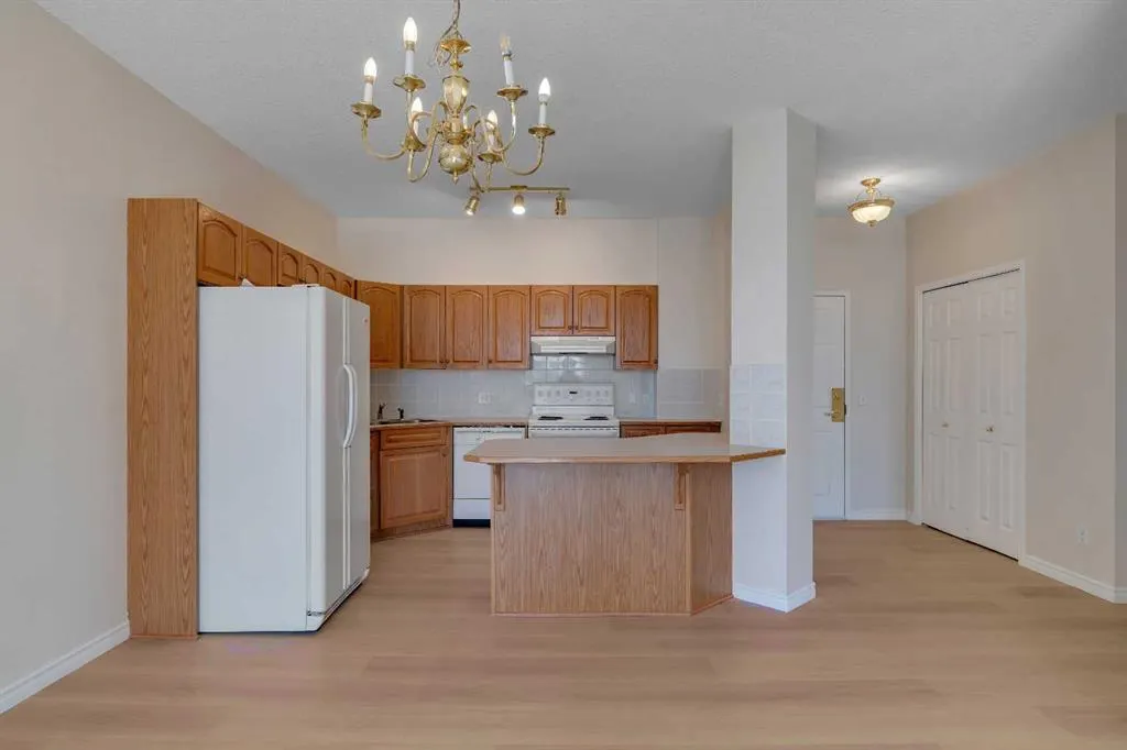 4835 Dalhousie Drive NW #203