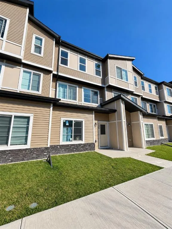 75 Cornerstone Row NE #106