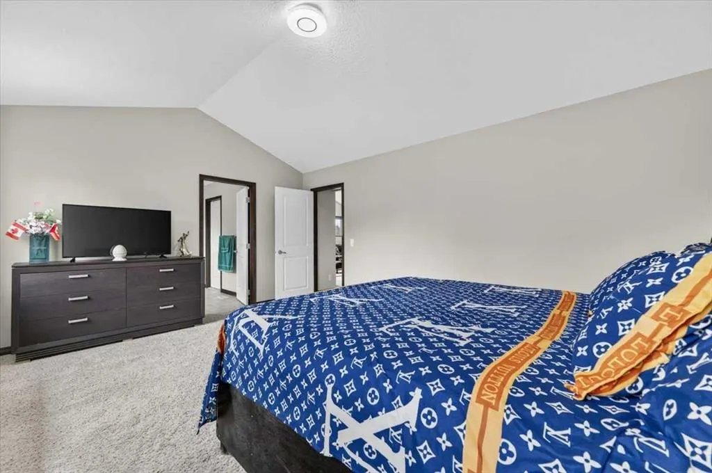233 Aspenmere Circle