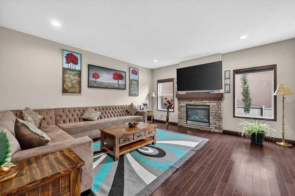 233 Aspenmere Circle