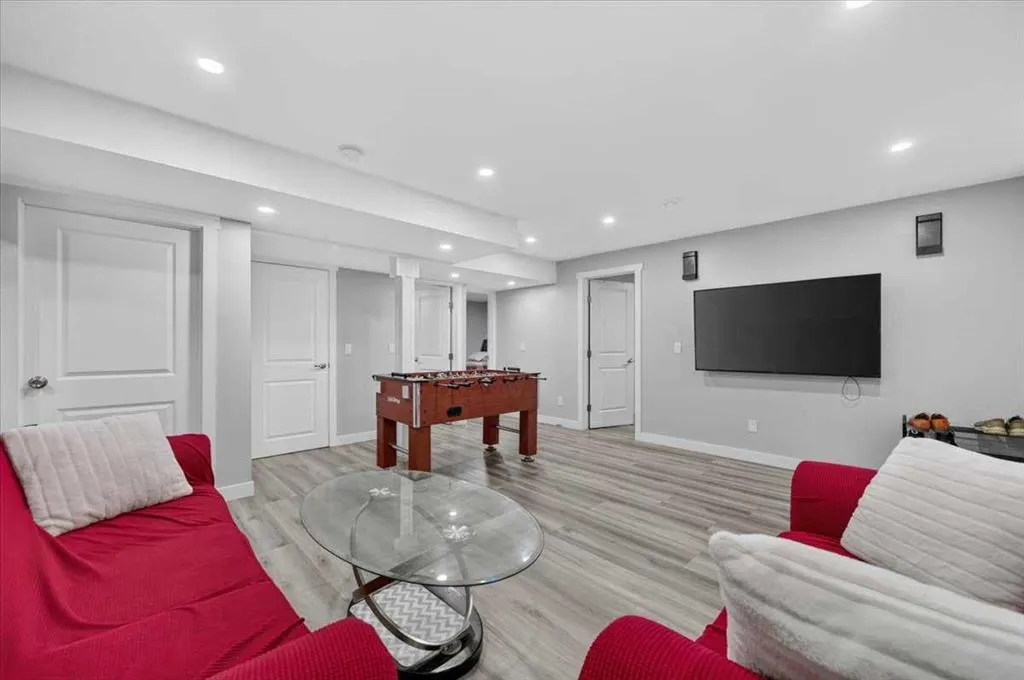 233 Aspenmere Circle