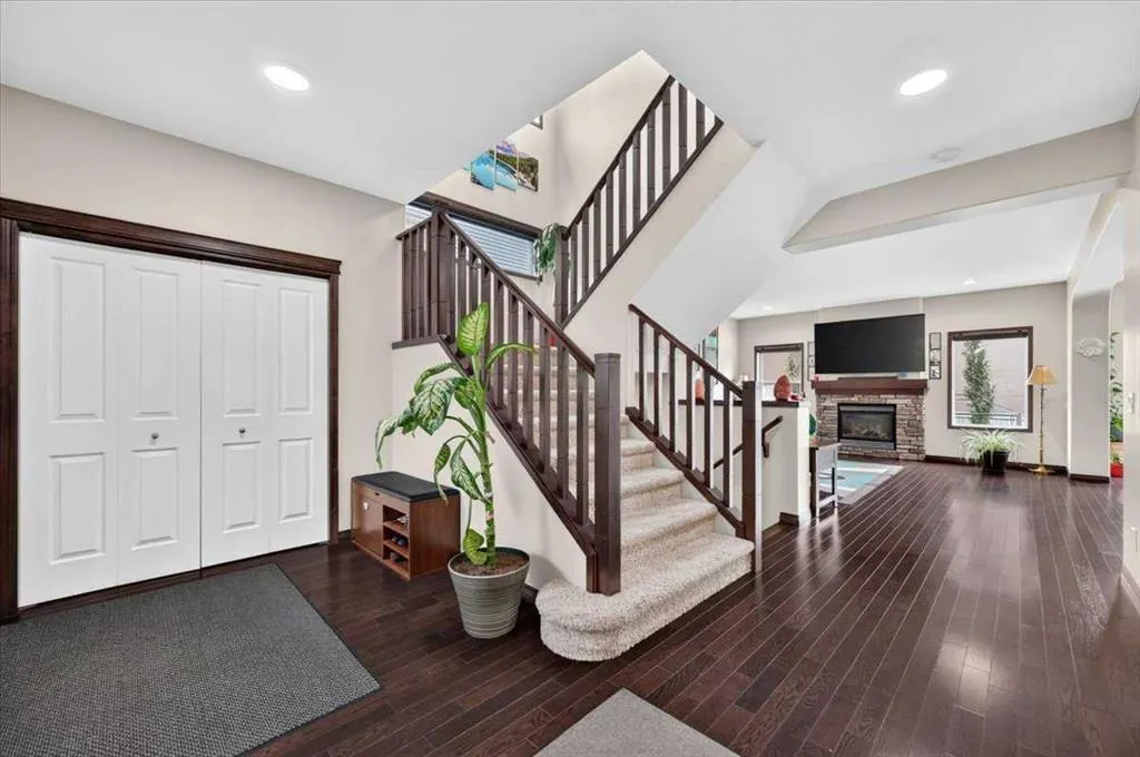 233 Aspenmere Circle
